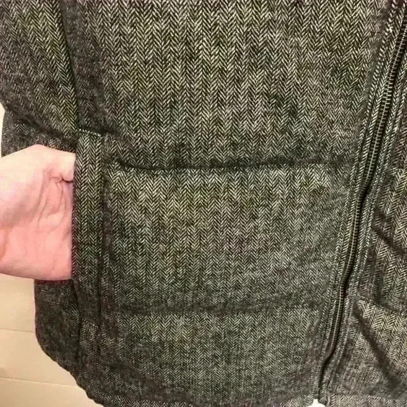 Old Navy Wool Blend Grey and Black Herringbone Zip Up Quilted Puffer Vest size L - Picture 4 of 7